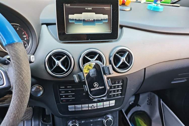 Used Mercedes-Benz B-Class 2016 B 180 Audio And AC Panel