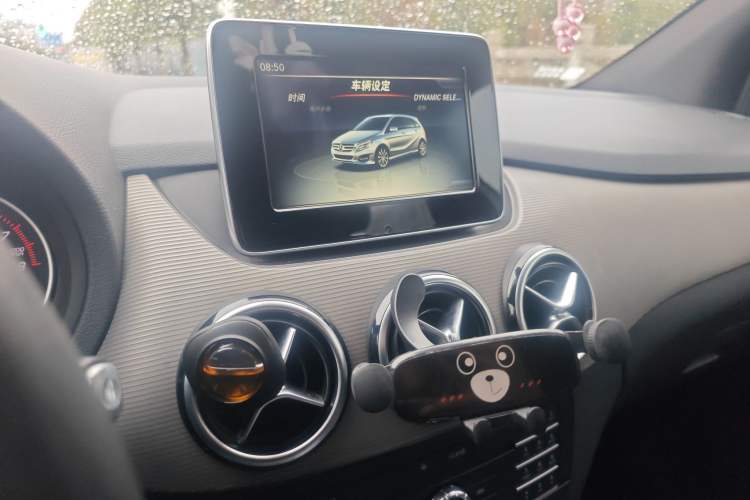 Used Mercedes-Benz B-Class 2016 B 180 Audio And AC Panel