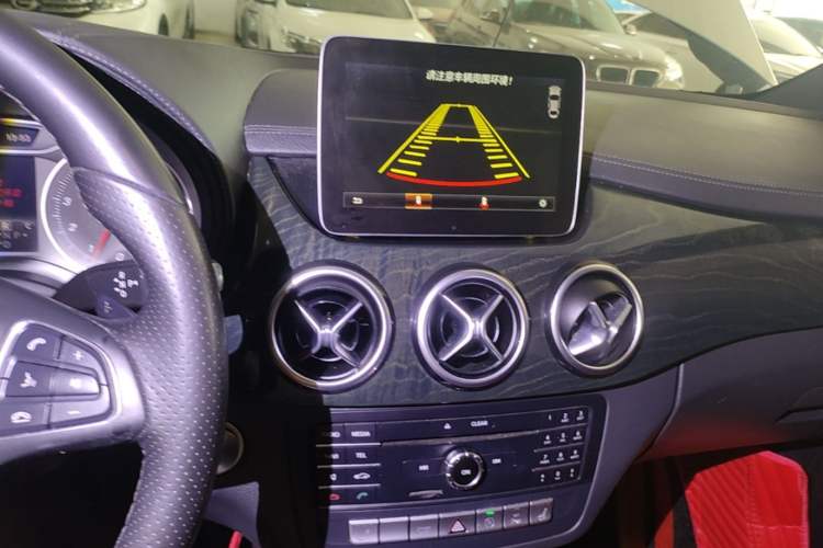 Used Mercedes-Benz B-Class 2016 B 200 Exclusive Edition Audio And AC Panel