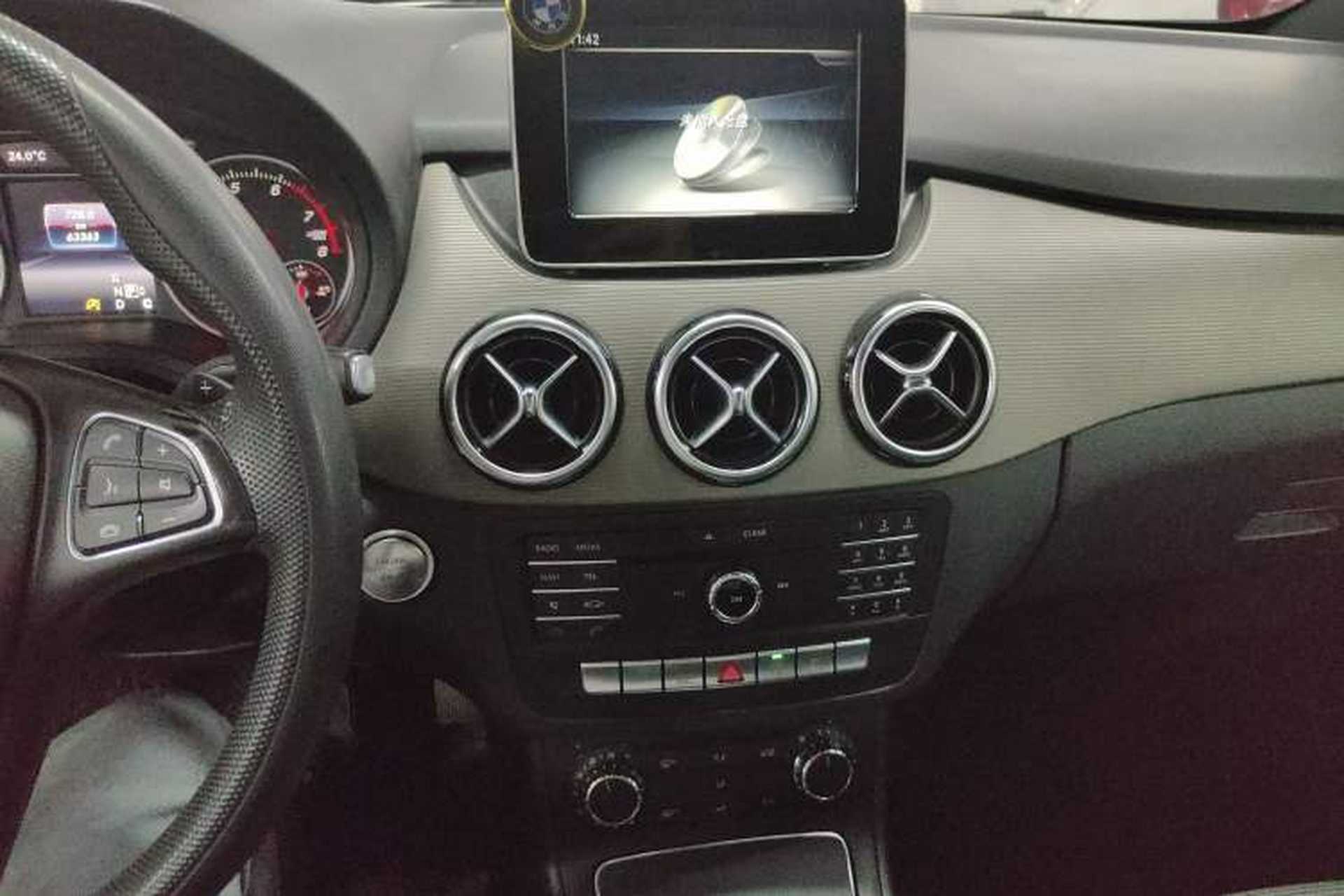 Used Mercedes-Benz B-Class 2016 B 180 Audio And AC Panel