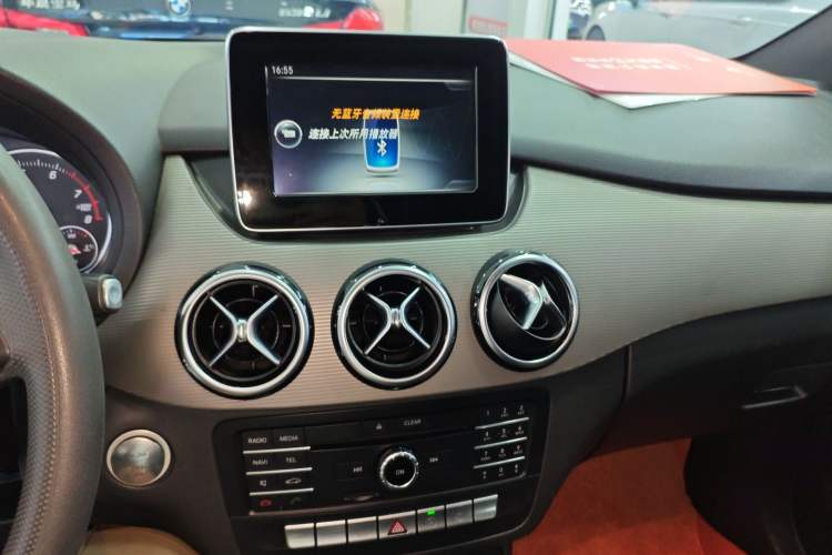Used Mercedes-Benz B-Class 2016 B 180 Audio And AC Panel