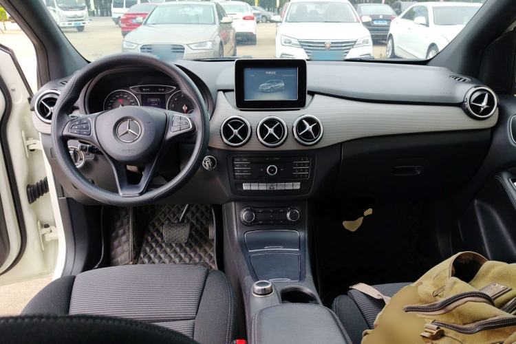 Used Mercedes-Benz B-Class 2016 B 180 Center Console