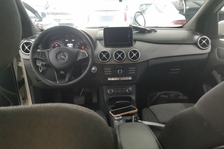 Used Mercedes-Benz B-Class 2016 B 180 Center Console