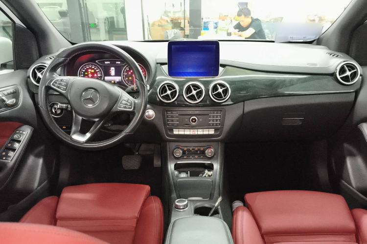 Used Mercedes-Benz B-Class 2016 B 200 Exclusive Edition Center Console