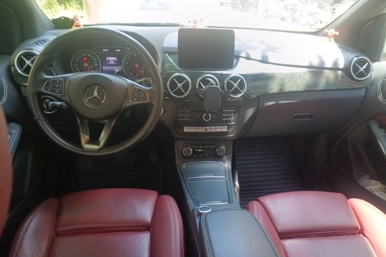 Used Mercedes-Benz B-Class 2016 B 200 Exclusive Edition Center Console