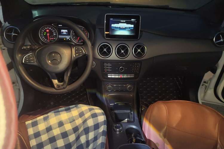 Used Mercedes-Benz B-Class 2016 B 180 Center Console