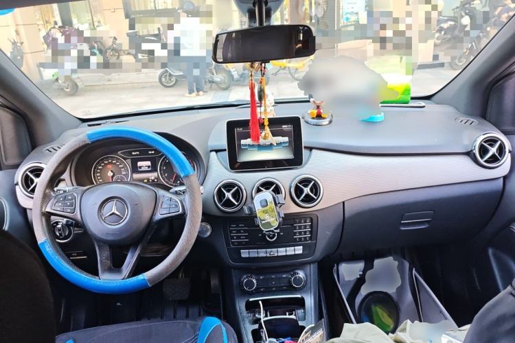 Used Mercedes-Benz B-Class 2016 B 180 Center Console