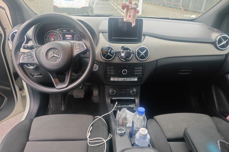 Used Mercedes-Benz B-Class 2016 B 180 Center Console