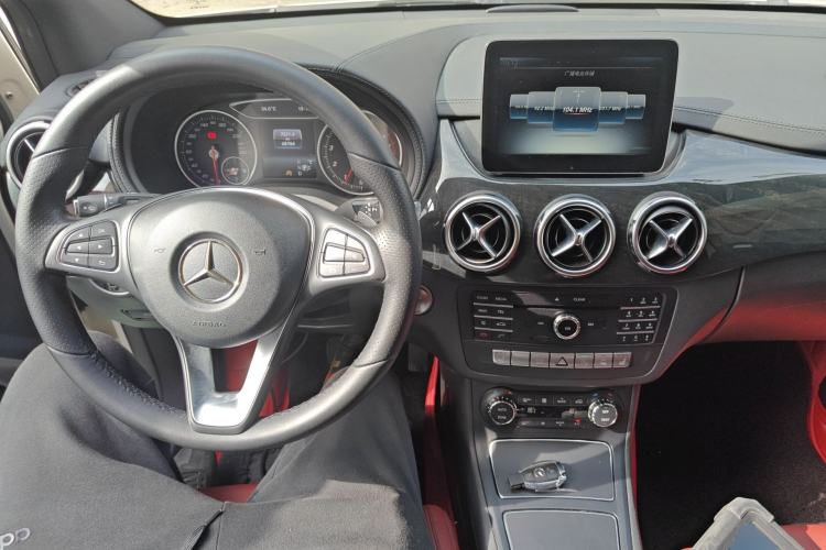 Used Mercedes-Benz B-Class 2016 B 200 Exclusive Edition Center Console