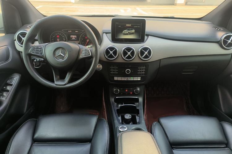 Used Mercedes-Benz B-Class 2016 B 180 Center Console
