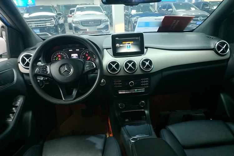 Used Mercedes-Benz B-Class 2016 B 180 Center Console