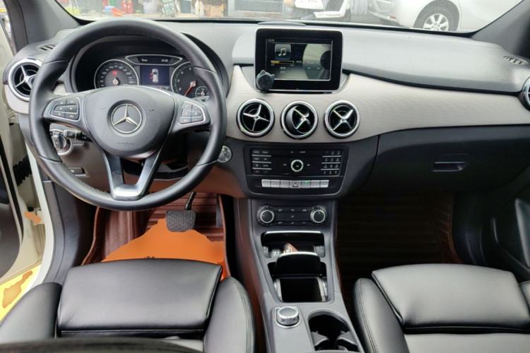 Used Mercedes-Benz B-Class 2016 B 180 Center Console