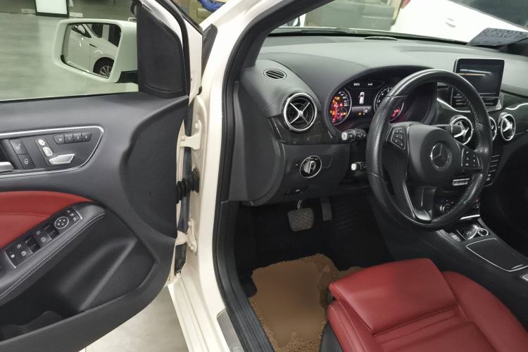 Used Mercedes-Benz B-Class 2016 B 200 Exclusive Edition Driver Seat