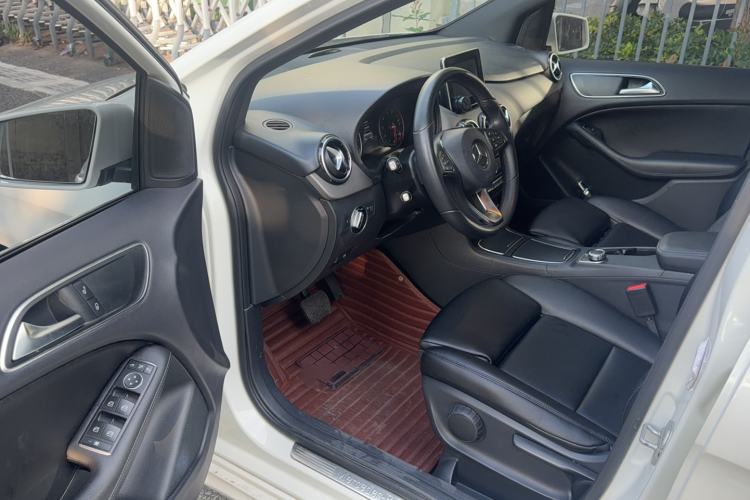 Used Mercedes-Benz B-Class 2016 B 180 Driver Seat