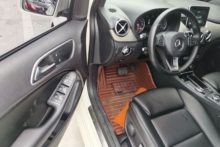 Used Mercedes-Benz B-Class 2016 B 180 Driver Seat