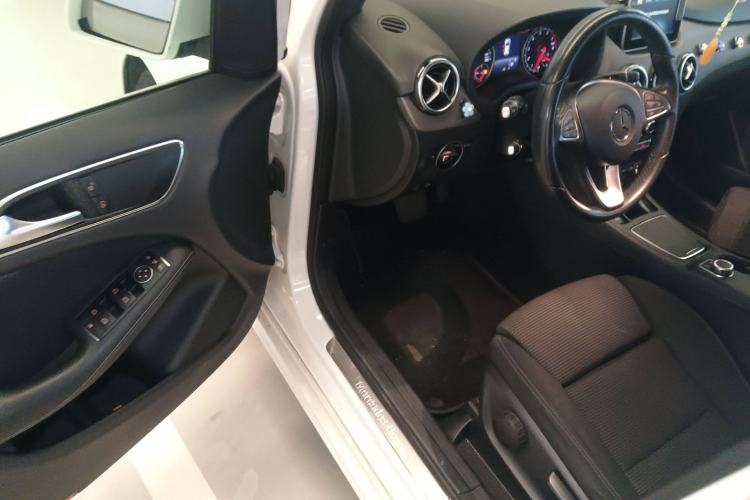 Used Mercedes-Benz B-Class 2016 B 180 Driver Seat