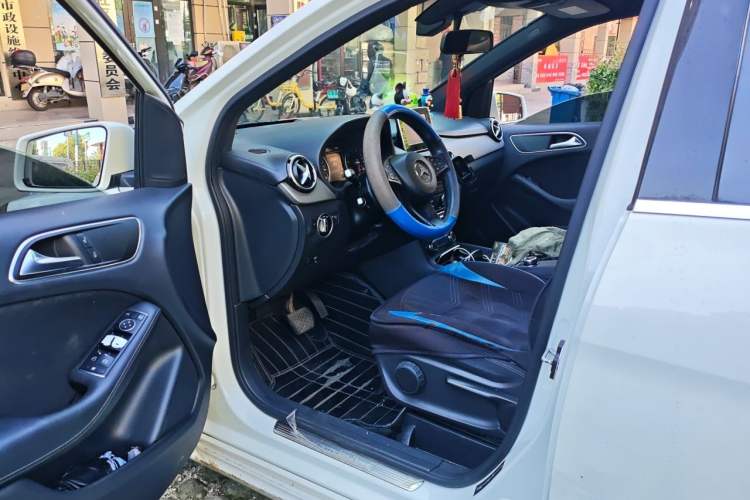 Used Mercedes-Benz B-Class 2016 B 180 Driver Seat