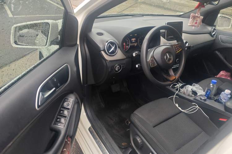 Used Mercedes-Benz B-Class 2016 B 180 Driver Seat