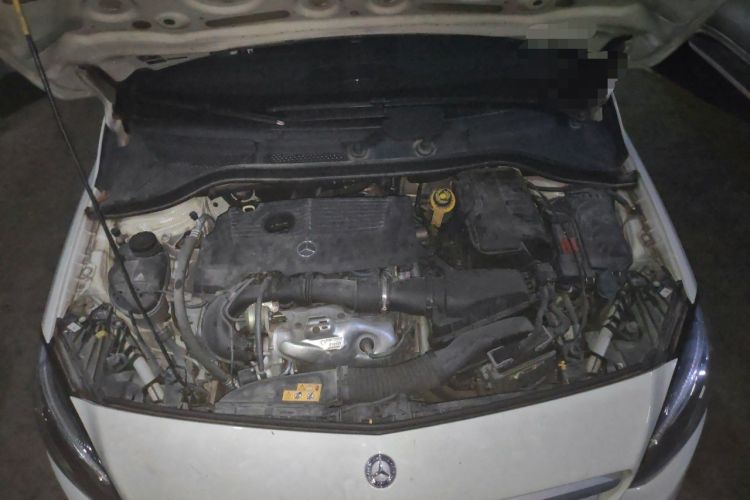 Used Mercedes-Benz B-Class 2016 B 200 Exclusive Edition Engine Bay