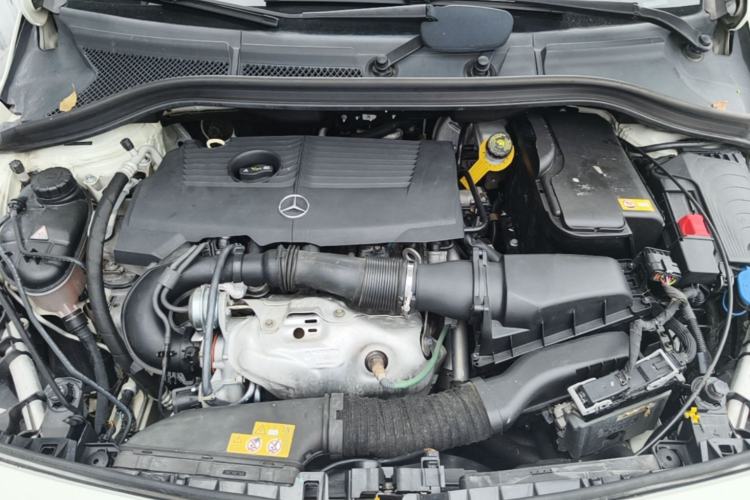 Used Mercedes-Benz B-Class 2016 B 180 Engine Bay