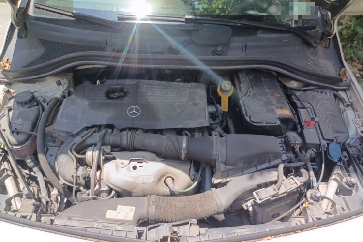 Used Mercedes-Benz B-Class 2016 B 200 Exclusive Edition Engine Bay