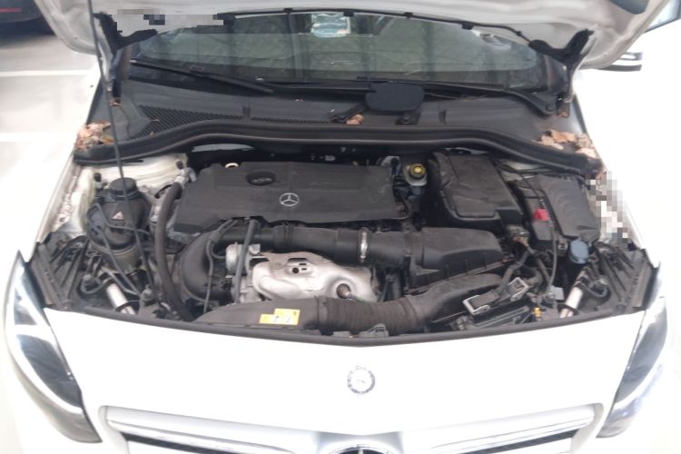 Used Mercedes-Benz B-Class 2016 B 180 Engine Bay