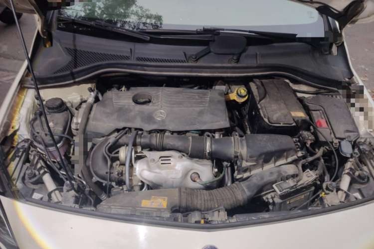 Used Mercedes-Benz B-Class 2016 B 180 Engine Bay