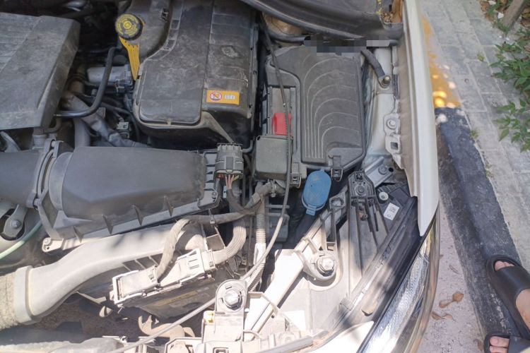 Used Mercedes-Benz B-Class 2016 B 200 Exclusive Edition Engine Bay Left