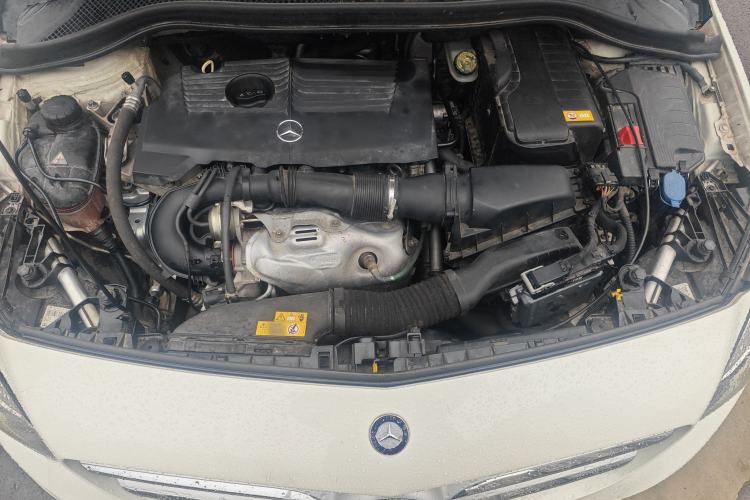 Used Mercedes-Benz B-Class 2016 B 180 Engine Bay