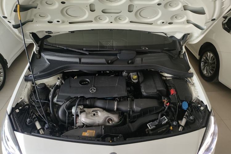 Used Mercedes-Benz B-Class 2016 B 200 Exclusive Edition Engine Bay