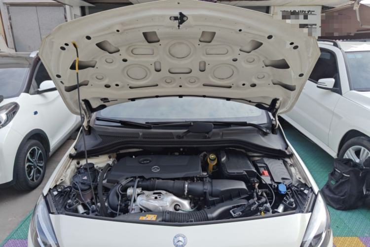 Used Mercedes-Benz B-Class 2016 B 200 Exclusive Edition Engine Bay