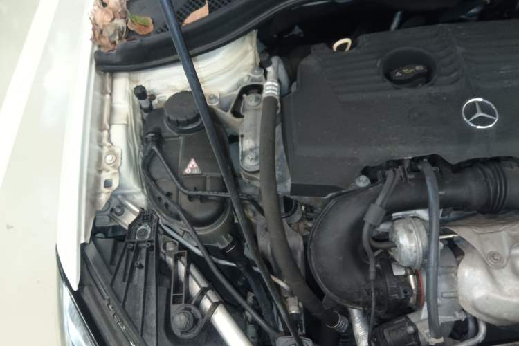 Used Mercedes-Benz B-Class 2016 B 180 Engine Bay Right