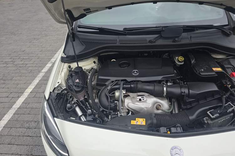 Used Mercedes-Benz B-Class 2016 B 180 Engine Bay Right