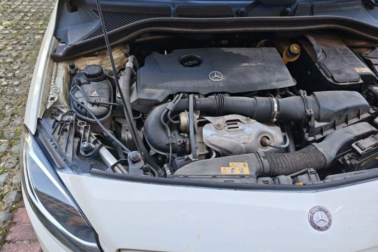 Used Mercedes-Benz B-Class 2016 B 180 Engine Bay Right