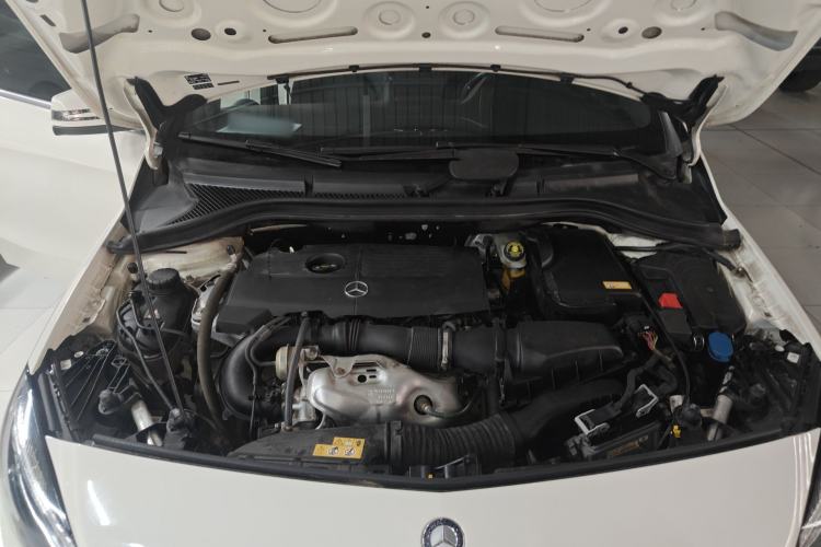 Used Mercedes-Benz B-Class 2016 B 200 Exclusive Edition Engine Bay