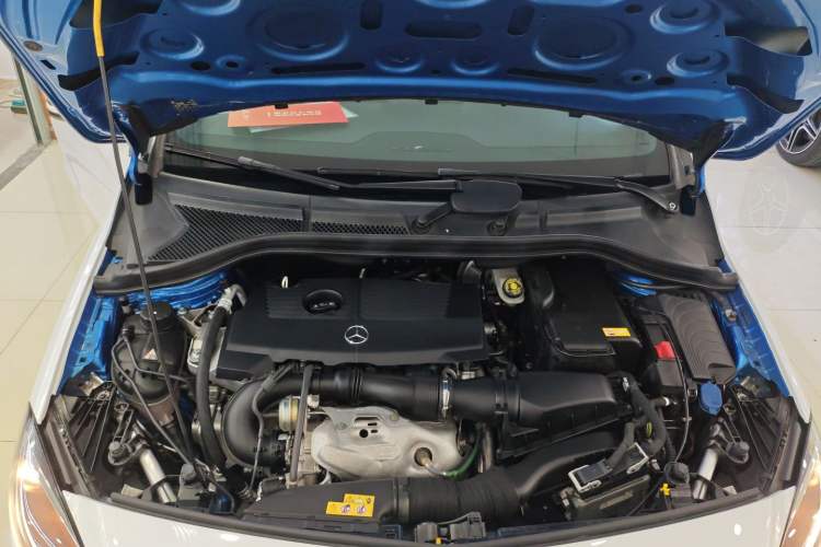 Used Mercedes-Benz B-Class 2016 B 180 Engine Bay