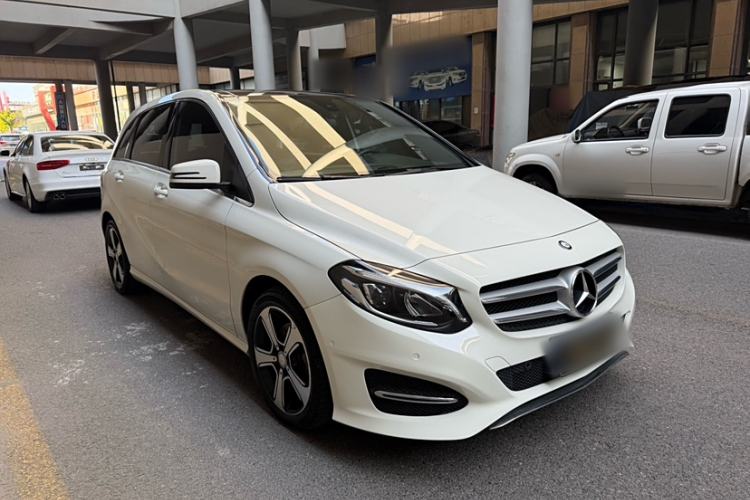 Used Mercedes-Benz B-Class 2016 B 200 Exclusive Edition Exterior 2