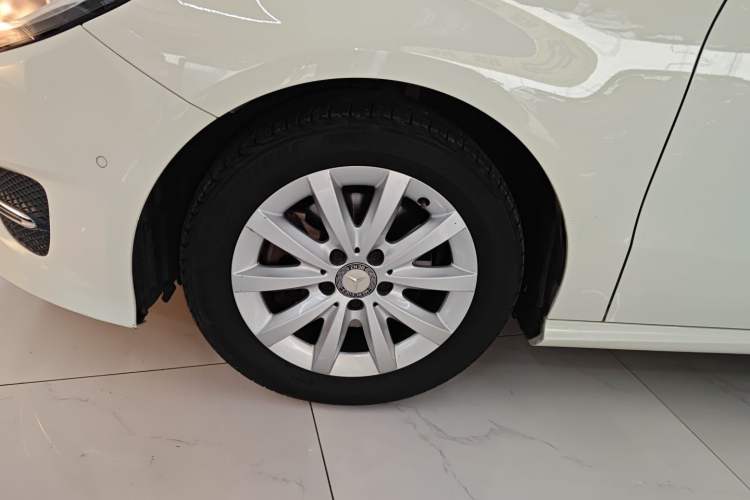 Used Mercedes-Benz B-Class 2016 B 180 Exterior 2