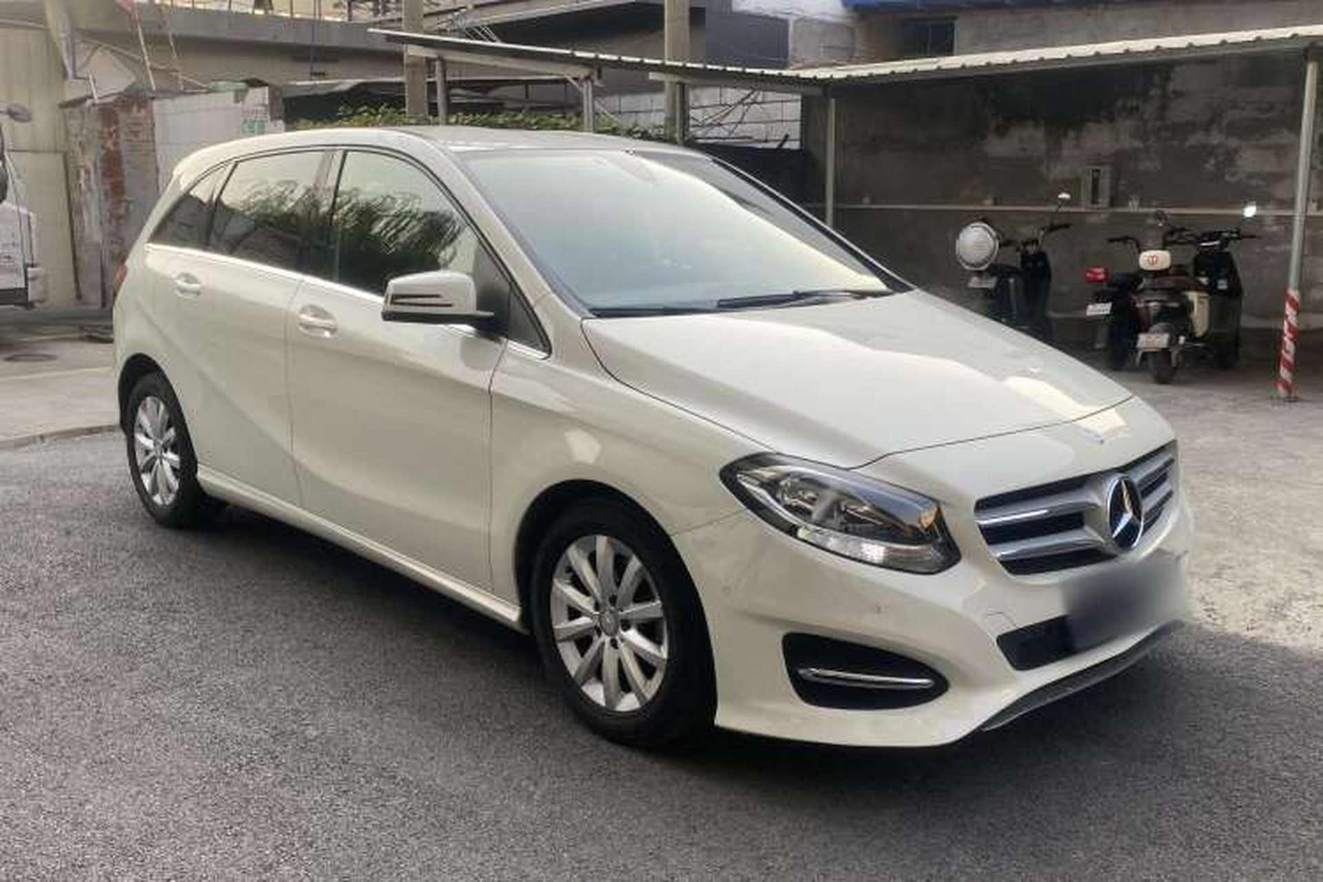 Used Mercedes-Benz B-Class 2016 B 180 Exterior 2