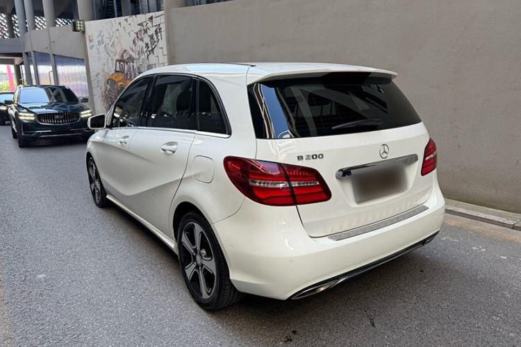 Used Mercedes-Benz B-Class 2016 B 200 Exclusive Edition Exterior 3