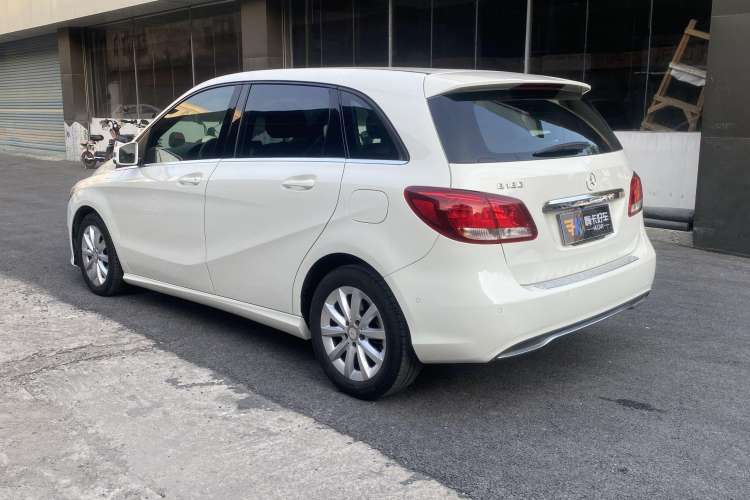 Used Mercedes-Benz B-Class 2016 B 180 Exterior 3