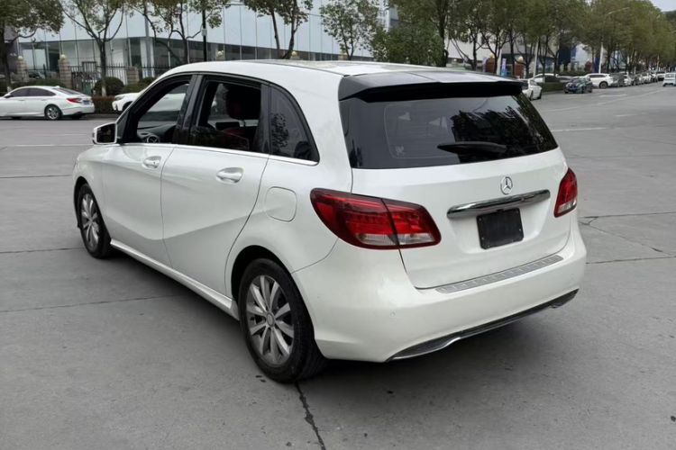 Used Mercedes-Benz B-Class 2016 B 180 Exterior 3