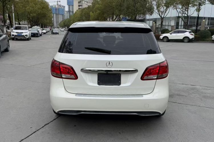 Used Mercedes-Benz B-Class 2016 B 180 Exterior 4