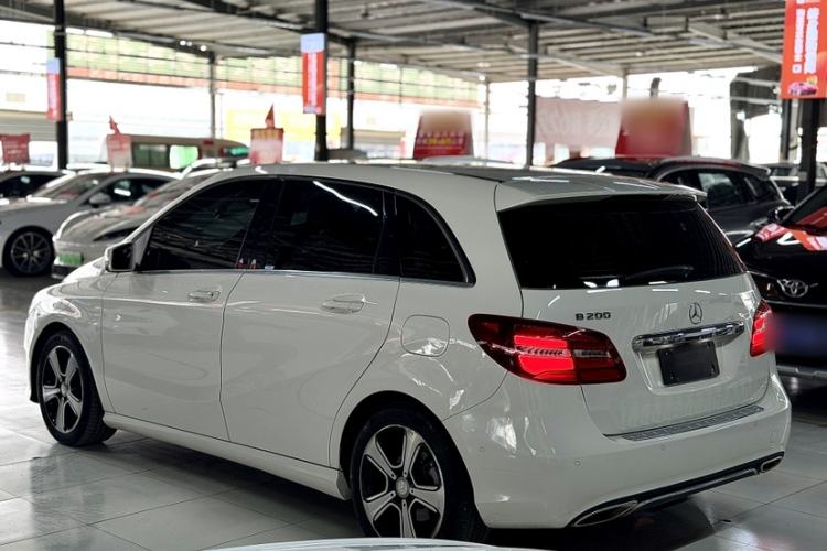 Used Mercedes-Benz B-Class 2016 B 200 Exclusive Edition Exterior 5