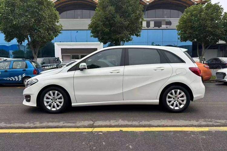 Used Mercedes-Benz B-Class 2016 B 180 Exterior 7