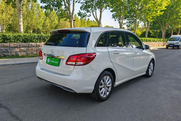 Used Mercedes-Benz B-Class 2016 B 180 Exterior 7