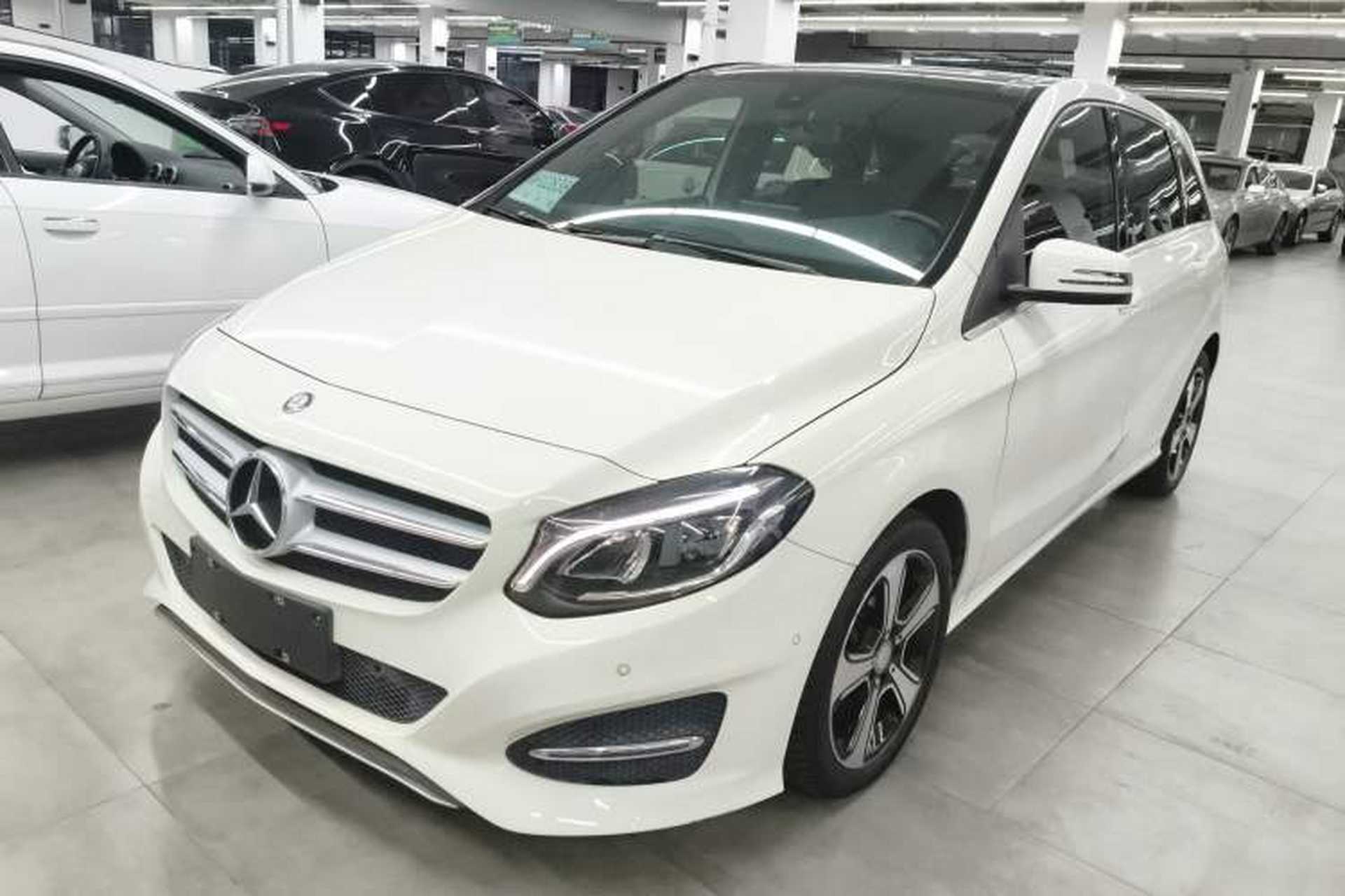 Used Mercedes-Benz B-Class 2016 B 200 Exclusive Edition Front Left 45 Deg