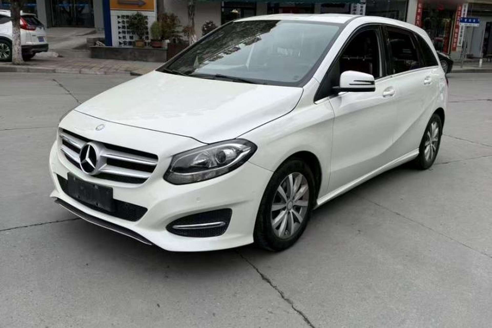 Used Mercedes-Benz B-Class 2016 B 180 Front Left 45 Deg