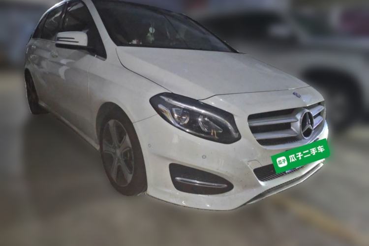 Used Mercedes-Benz B-Class 2016 B 200 Exclusive Edition Front Right 45 Deg