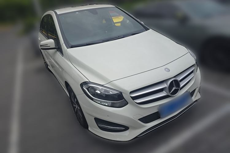 Used Mercedes-Benz B-Class 2016 B 180 Front Right 45 Deg